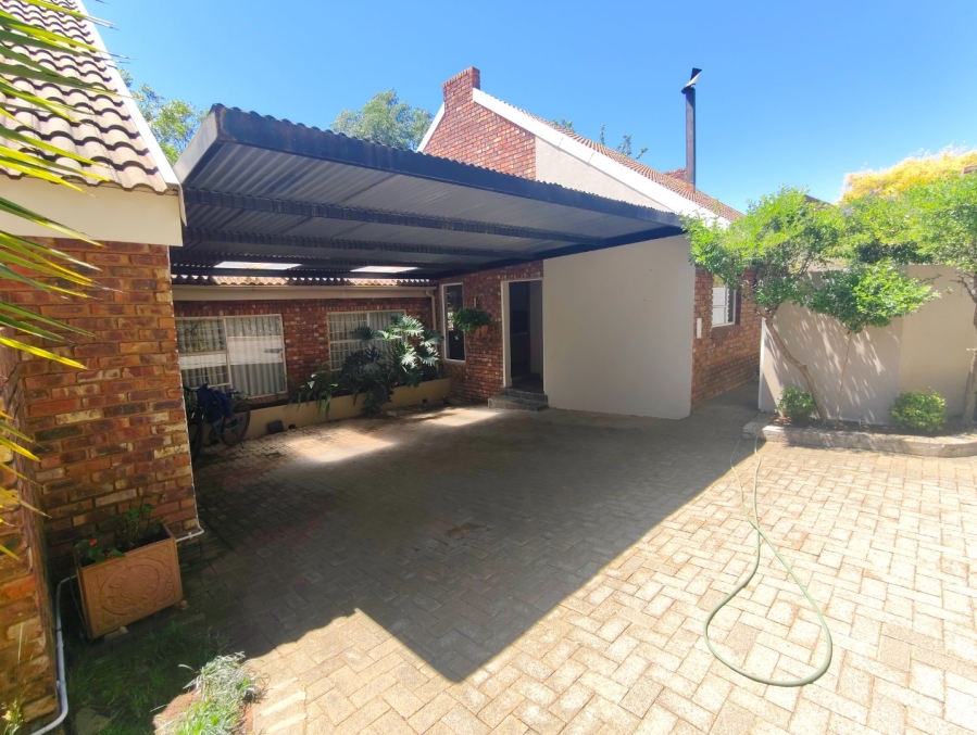 To Let 3 Bedroom Property for Rent in Pentagon Park Free State